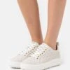 MICHAEL Michael Kors Emmett Lace Up - Sneakers Laag - Vanilla 2 MICHAEL Michael Kors Emmett Lace Up - Sneakers Laag - Vanilla -MICHAEL Michael Kors 5cf2c9d2dcda45a6840dac96387f6f0d