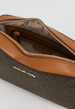 MICHAEL Michael Kors Crossbodies Camera Bag - Schoudertas - Brown 13 MICHAEL Michael Kors Crossbodies Camera Bag - Schoudertas - Brown -MICHAEL Michael Kors 5f898dd6000a4c2a8de211da976d4174