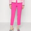 MICHAEL Michael Kors Slim Crop- Broek - Cerise 2 MICHAEL Michael Kors Slim Crop- Broek - Cerise -MICHAEL Michael Kors 601c3fdc0ee442879e657133b2f93fce