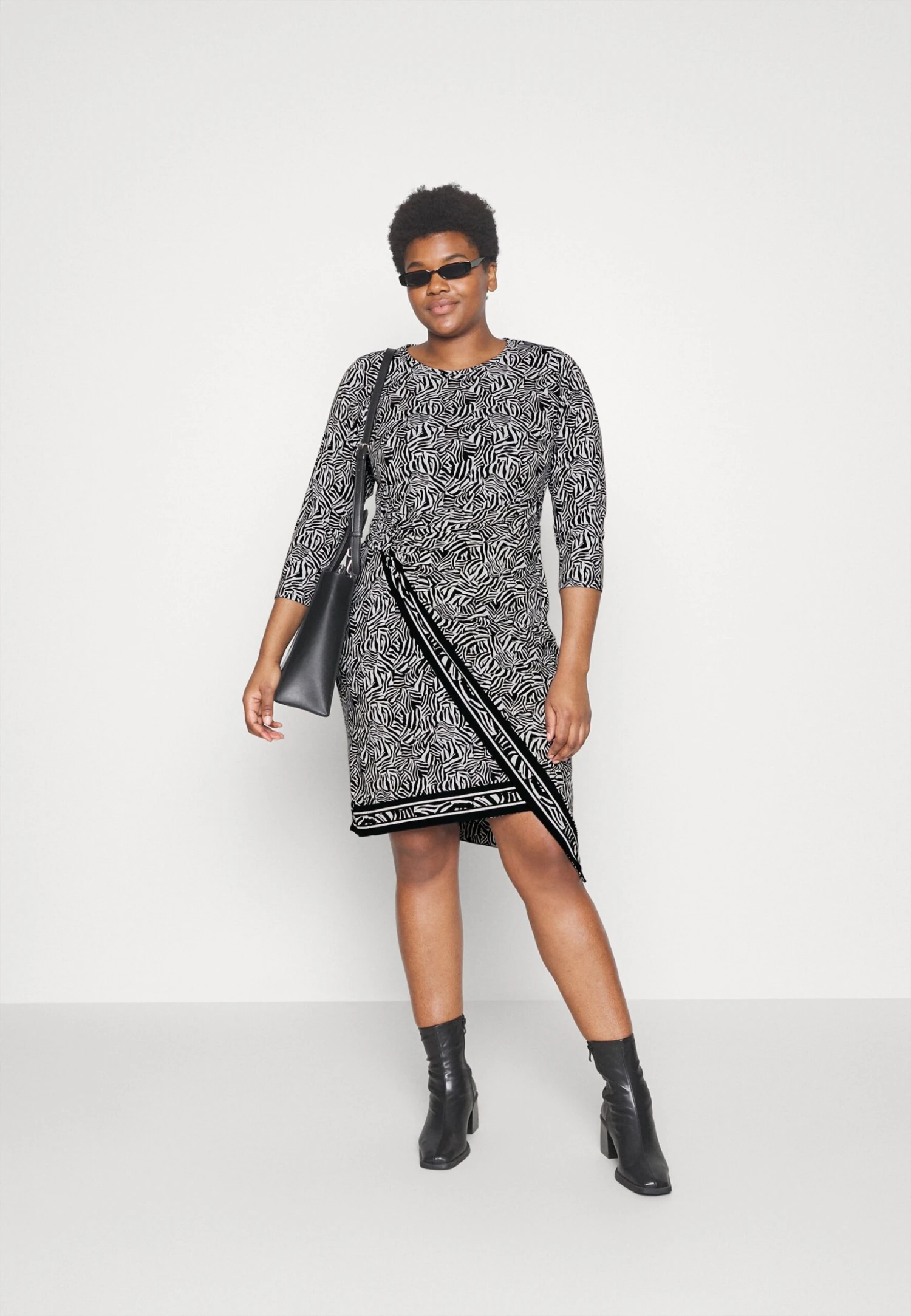 MICHAEL Michael Kors Border Midi - Jerseyjurk - Black/White 4 MICHAEL Michael Kors Border Midi - Jerseyjurk - Black/White - Afbeelding 2