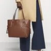 MICHAEL Michael Kors Voyager Tote - Handtas - Luggage -MICHAEL Michael Kors 633200f6b78e42eba9b5a8a0aa8e62e3