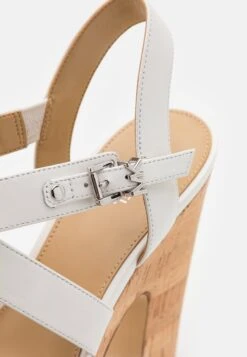 MICHAEL Michael Kors Suki Platform - Sandalen Met Hoge Hak - Optic White 15 MICHAEL Michael Kors Suki Platform - Sandalen Met Hoge Hak - Optic White -MICHAEL Michael Kors 63ab8db6c6254204bbd7d90aa9b4f7c8