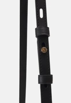 MICHAEL Michael Kors Jet Charm Pouchette Xbody - Handtas - Black 12 MICHAEL Michael Kors Jet Charm Pouchette Xbody - Handtas - Black -MICHAEL Michael Kors 693b5f0fe50c40848fb023c70c8d188b