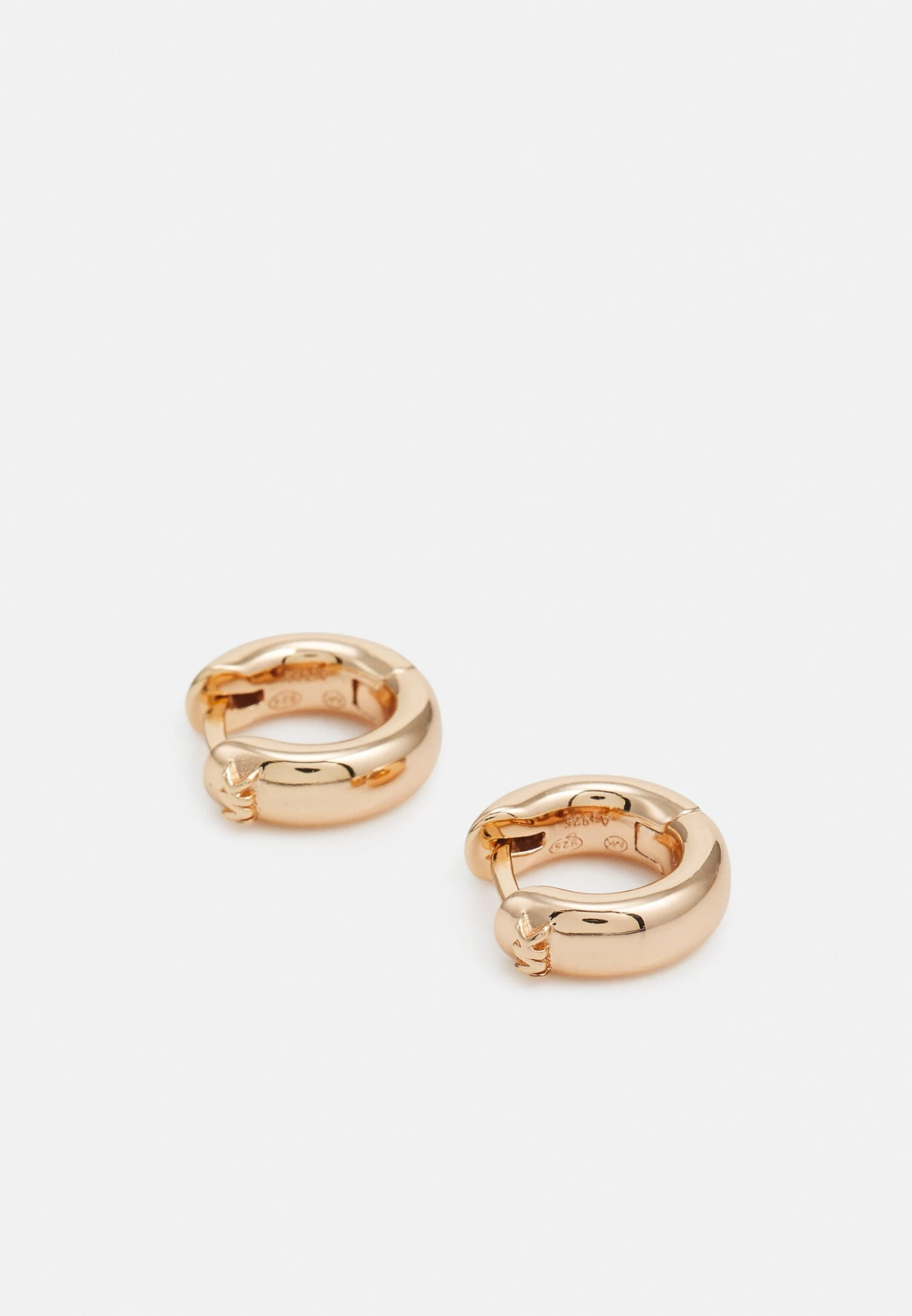 Michael Kors Huggie Earrings - Oorbellen - Rose Gold-Coloured 5 Michael Kors Huggie Earrings - Oorbellen - Rose Gold-Coloured - Afbeelding 3