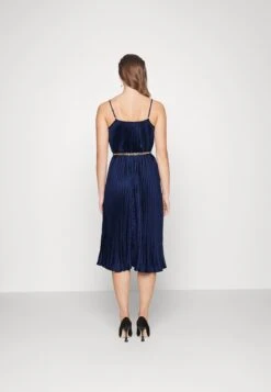 MICHAEL Michael Kors Pleated Midi Dress - Cocktailjurk - Midnightblue 9 MICHAEL Michael Kors Pleated Midi Dress - Cocktailjurk - Midnightblue -MICHAEL Michael Kors 6dd088440578401fb29b8d42c89d71e7