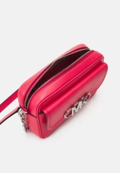 MICHAEL Michael Kors Parker Swag Camera Xbody - Schoudertas - Geranium 8 MICHAEL Michael Kors Parker Swag Camera Xbody - Schoudertas - Geranium -MICHAEL Michael Kors 7096ebb4fe1e46ba90f48c82f1c93e01