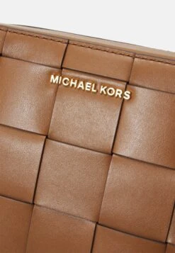 MICHAEL Michael Kors Jet Set Camera Bag - Schoudertas - Luggage 11 MICHAEL Michael Kors Jet Set Camera Bag - Schoudertas - Luggage -MICHAEL Michael Kors 765312051d5641a2bc172bca921a45f0