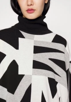 MICHAEL Michael Kors Illusion Check - Poncho - Black 17 MICHAEL Michael Kors Illusion Check - Poncho - Black -MICHAEL Michael Kors 76813d69a57241908510f8b363e1c1a8