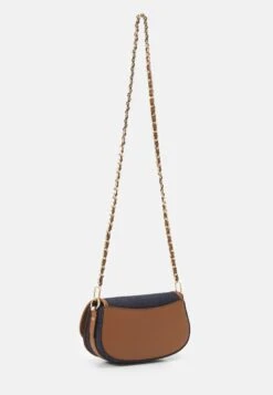 MICHAEL Michael Kors Mila Chain Sling - Schoudertas - Blue Denim 7 MICHAEL Michael Kors Mila Chain Sling - Schoudertas - Blue Denim -MICHAEL Michael Kors 7ab34f31147d4c6c9d74743b60ed3acf