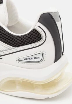 MICHAEL Michael Kors Kit Trainer Extreme - Sneakers Laag - Black 15 MICHAEL Michael Kors Kit Trainer Extreme - Sneakers Laag - Black -MICHAEL Michael Kors 7b27db2a116a4cd99ca72cd6eaf80c50