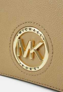 MICHAEL Michael Kors Samira Flap - Schoudertas - Camel 9 MICHAEL Michael Kors Samira Flap - Schoudertas - Camel -MICHAEL Michael Kors 7cd08fd52a2a4886a1153801c45d56d4