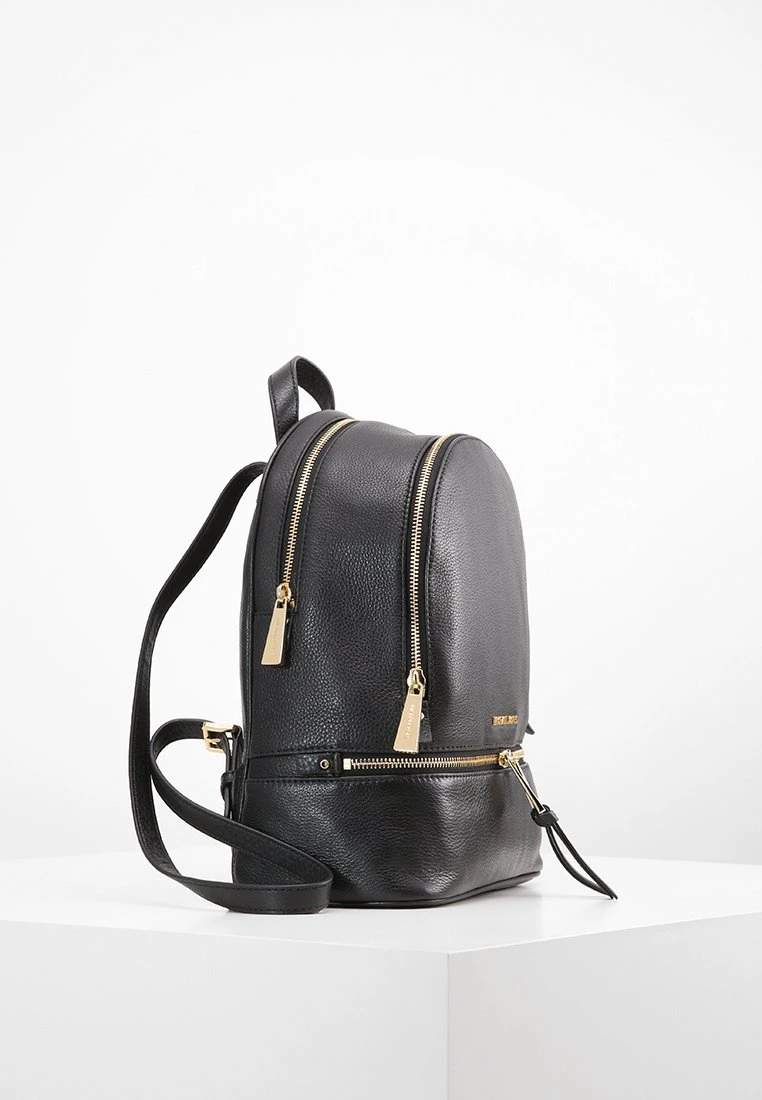MICHAEL Michael Kors Rhea Zip Backpack Small - Rugzak - Black 6 MICHAEL Michael Kors Rhea Zip Backpack Small - Rugzak - Black - Afbeelding 4