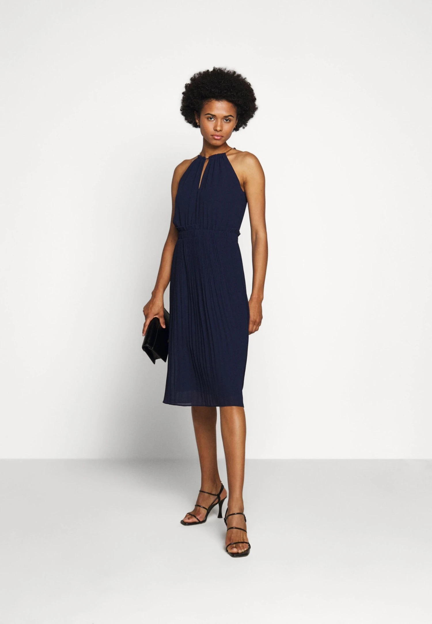 MICHAEL Michael Kors Chain Neck Midi Dress- Cocktailjurk - True Navy 4 MICHAEL Michael Kors Chain Neck Midi Dress- Cocktailjurk - True Navy - Afbeelding 2