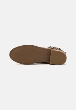 MICHAEL Michael Kors Rory Flat - Korte Laarzen - Brown 14 MICHAEL Michael Kors Rory Flat - Korte Laarzen - Brown -MICHAEL Michael Kors 7de5d88e43ea44e19ce7a90e6c23946d