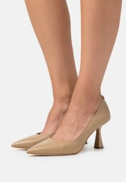 MICHAEL Michael Kors Clara- Klassieke Pumps - Camel