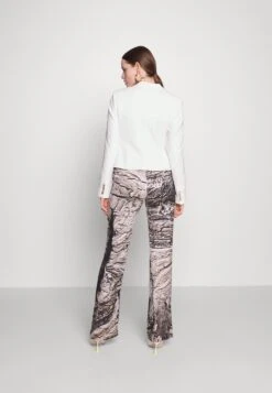 MICHAEL Michael Kors Fitted Db Crop Blazer - Blazer - White 10 MICHAEL Michael Kors Fitted Db Crop Blazer - Blazer - White -MICHAEL Michael Kors 7e6e7ff4f77c4b6983e074b9af83e17f