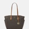MICHAEL Michael Kors Marilyn Tote - Handtas - Brown 2 MICHAEL Michael Kors Marilyn Tote - Handtas - Brown -MICHAEL Michael Kors 807a37896edb47938ee4d4b717e22622