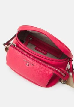 MICHAEL Michael Kors Slater Sling Pack - Schoudertas - Geranium 11 MICHAEL Michael Kors Slater Sling Pack - Schoudertas - Geranium -MICHAEL Michael Kors 80fb1ded8e464d7086d34c56ba580fd7