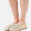 MICHAEL Michael Kors Kendrick Slip On - Espadrilles - Pale Gold 2 MICHAEL Michael Kors Kendrick Slip On - Espadrilles - Pale Gold -MICHAEL Michael Kors 8151be72981f4dd691355143ce6d794d