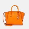 MICHAEL Michael Kors Avril Satchel - Handtas - Apricot 2 MICHAEL Michael Kors Avril Satchel - Handtas - Apricot -MICHAEL Michael Kors 817f1592c2174b82b4b284559430e89d
