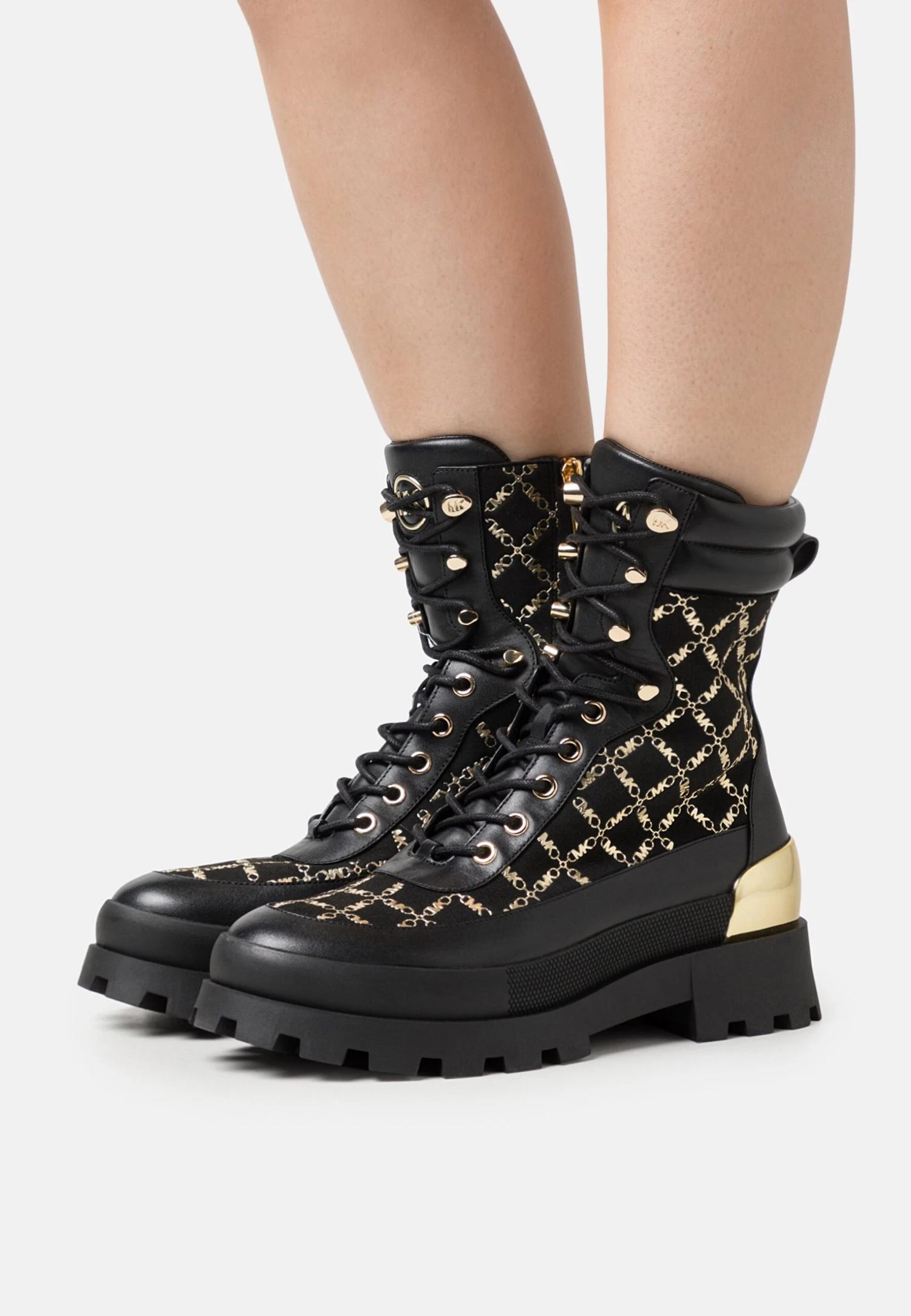 MICHAEL Michael Kors Rowan Lace - Enkellaarsjes Met Plateauzool - Black/Pale Gold 3 MICHAEL Michael Kors Rowan Lace - Enkellaarsjes Met Plateauzool - Black/Pale Gold