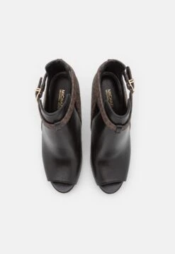 MICHAEL Michael Kors Lawson Open Toe - Enkellaarsjes Met Hoge Hak - Black/Brown 13 MICHAEL Michael Kors Lawson Open Toe - Enkellaarsjes Met Hoge Hak - Black/Brown -MICHAEL Michael Kors 84042e217671441c950afc5599b984ea