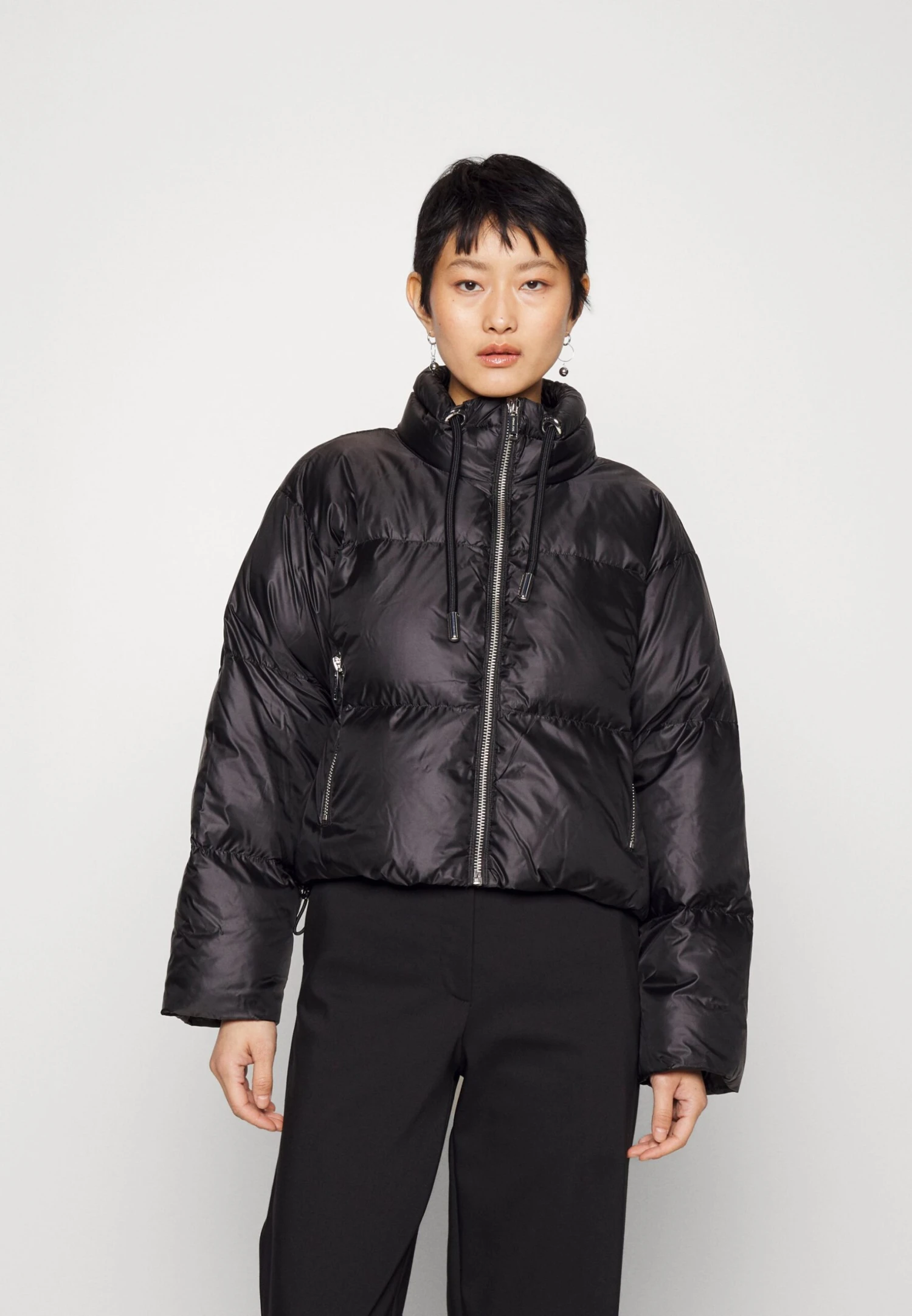 MICHAEL Michael Kors Cropd Solid Eco - Gewatteerde Jas - Black 3 MICHAEL Michael Kors Cropd Solid Eco - Gewatteerde Jas - Black