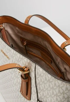 MICHAEL Michael Kors Voyager Signature Tote - Handtas - Vanilla -MICHAEL Michael Kors 859ca6ff88e14261a19aaf70d7915509