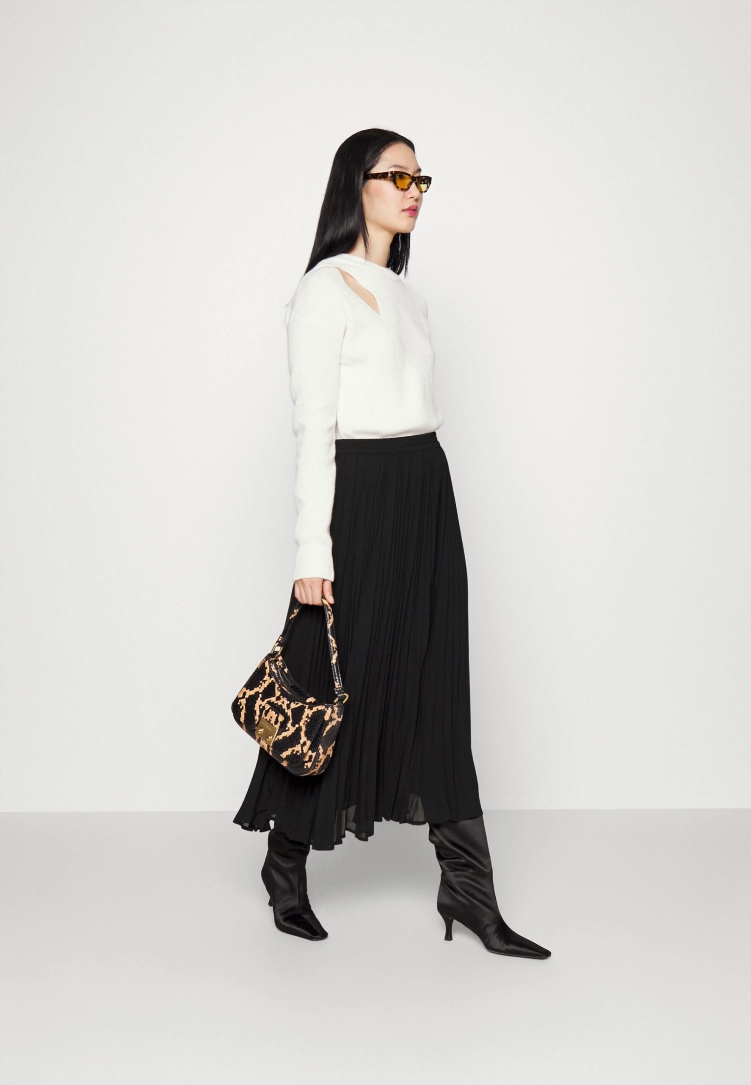 MICHAEL Michael Kors Midi Pleat Skrt - Plooirok - Black 4 MICHAEL Michael Kors Midi Pleat Skrt - Plooirok - Black - Afbeelding 2