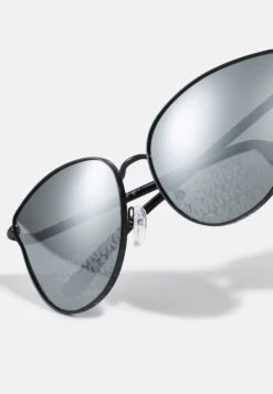 Michael Kors Salt Lake City - Zonnebril - Shiny Black -MICHAEL Michael Kors 8aa2f5f1b8f345a7adad6696f2d63278