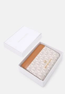 MICHAEL Michael Kors Jet Set Charm Coin Card Case - Portemonnee - Vanilla 11 MICHAEL Michael Kors Jet Set Charm Coin Card Case - Portemonnee - Vanilla -MICHAEL Michael Kors 8bda763daeed40efa3b1050126f3e261