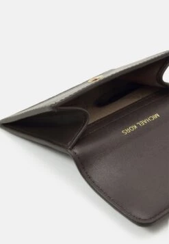 MICHAEL Michael Kors Hamilton Legacy Flap Card Case - Portemonnee - Chocolate 9 MICHAEL Michael Kors Hamilton Legacy Flap Card Case - Portemonnee - Chocolate -MICHAEL Michael Kors 92cafdfc270c47f6ac2f9f232c2ea69f