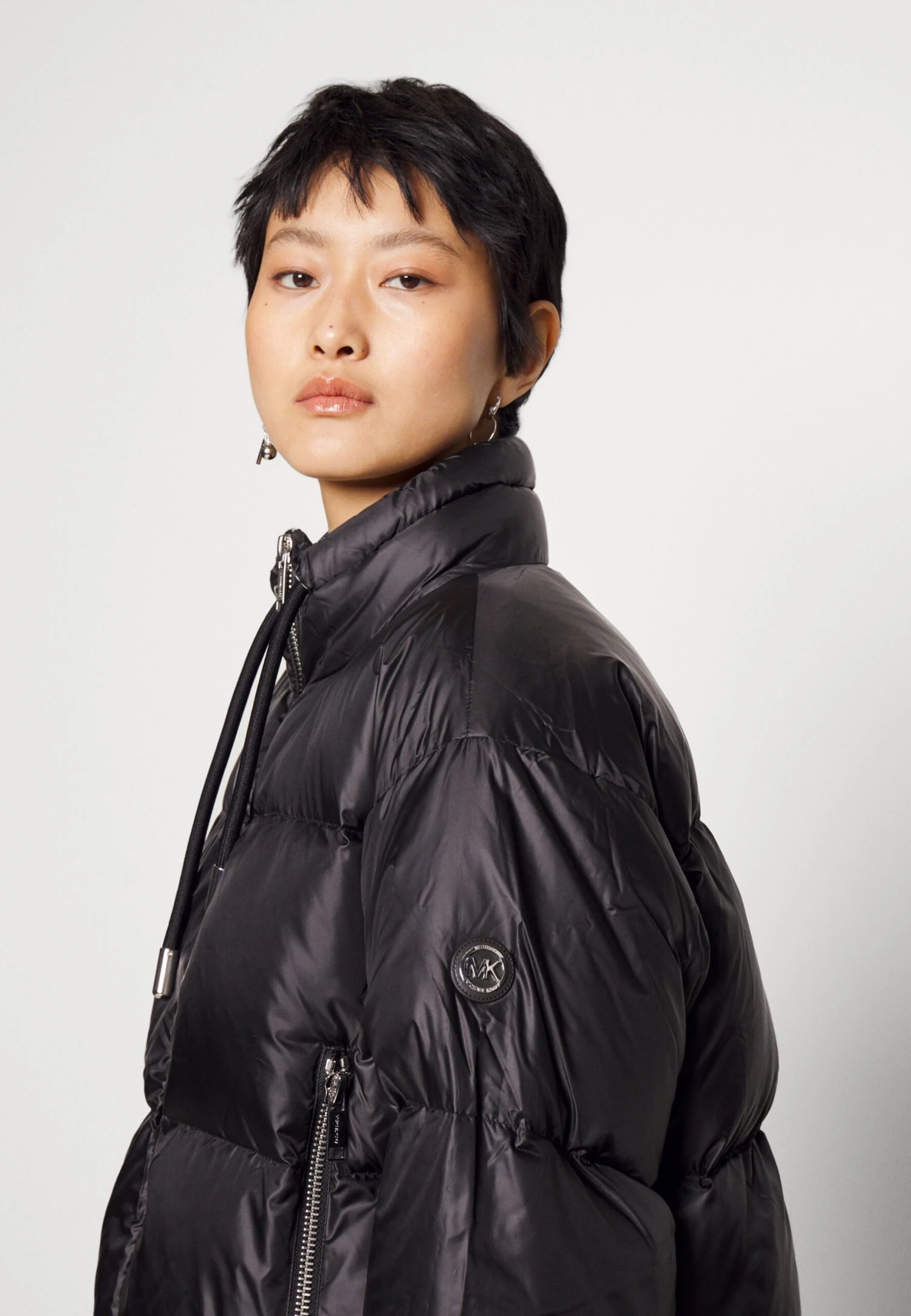 MICHAEL Michael Kors Cropd Solid Eco - Gewatteerde Jas - Black 6 MICHAEL Michael Kors Cropd Solid Eco - Gewatteerde Jas - Black - Afbeelding 4