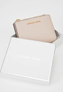 MICHAEL Michael Kors Jet Set Snap Billfold Small - Portemonnee - Soft Pink 12 MICHAEL Michael Kors Jet Set Snap Billfold Small - Portemonnee - Soft Pink -MICHAEL Michael Kors 97ef9090881645f8afedb0fd5a1feb3e