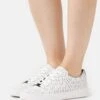 MICHAEL Michael Kors Keaton Lace Up - Sneakers Laag - Optic White/Black 1 MICHAEL Michael Kors Keaton Lace Up - Sneakers Laag - Optic White/Black -MICHAEL Michael Kors 9eb8b17f8b5a46248ee0bc499653fd0c