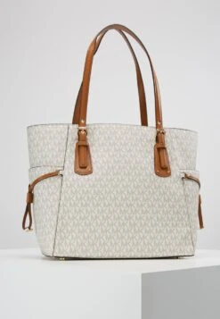 MICHAEL Michael Kors Voyager Signature Tote - Handtas - Vanilla -MICHAEL Michael Kors 9f08ee4976d64ca08e4eed793c901c16