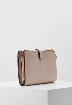 MICHAEL Michael Kors Jet Wristlet - Portemonnee - Soft Pink 11 MICHAEL Michael Kors Jet Wristlet - Portemonnee - Soft Pink -MICHAEL Michael Kors 9f0f84ba95f84331b1b3e30c41b32ae3