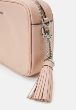 MICHAEL Michael Kors Jet Set- Schoudertas - Pink 9 MICHAEL Michael Kors Jet Set- Schoudertas - Pink -MICHAEL Michael Kors 9f86efbf6e884d988c9c10dacf51d275