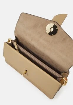 MICHAEL Michael Kors Greenwich - Handtas - Camel -MICHAEL Michael Kors a5ae26eababa467eac73e4facbcd00ed