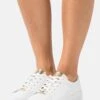 MICHAEL Michael Kors Keaton Lace Up - Sneakers Laag - Pale Gold 2 MICHAEL Michael Kors Keaton Lace Up - Sneakers Laag - Pale Gold -MICHAEL Michael Kors a5cf4b0e6df842c2aceddbcb6767853b