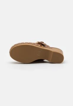 MICHAEL Michael Kors Rye - Clogs - Luggage 14 MICHAEL Michael Kors Rye - Clogs - Luggage -MICHAEL Michael Kors a617b6b949194323bd94db1597a76b6f