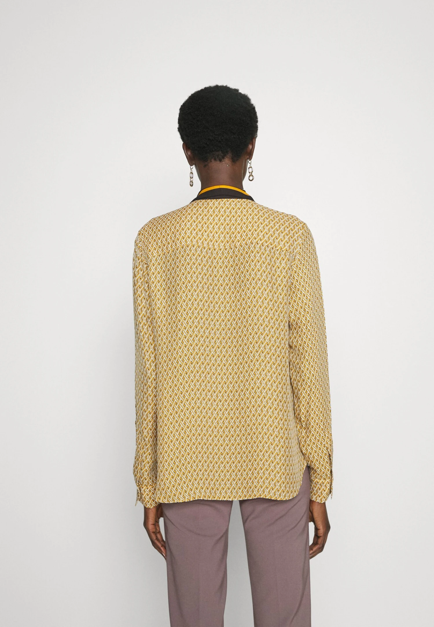 MICHAEL Michael Kors Lattice Logo Bow Blouse - Blouse - Marigold 5 MICHAEL Michael Kors Lattice Logo Bow Blouse - Blouse - Marigold - Afbeelding 3