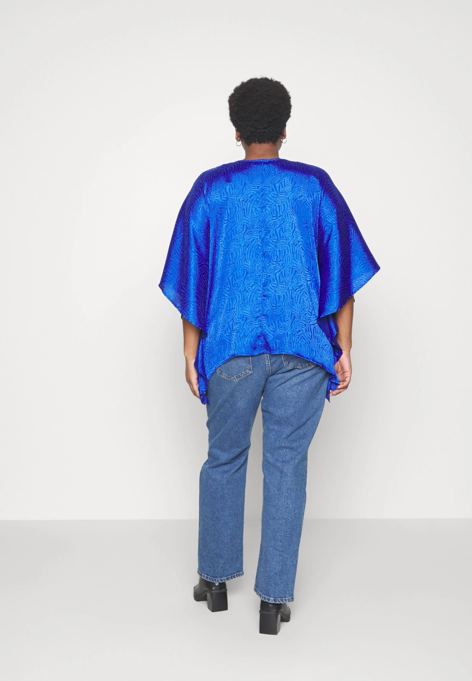 MICHAEL Michael Kors Hank Logo Top - Blouse - Royal 5 MICHAEL Michael Kors Hank Logo Top - Blouse - Royal - Afbeelding 3