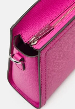 MICHAEL Michael Kors Chantal Xbody - Schoudertas - Cerise 10 MICHAEL Michael Kors Chantal Xbody - Schoudertas - Cerise -MICHAEL Michael Kors a7ddd7e3729041a696ecc93ab62ffc84