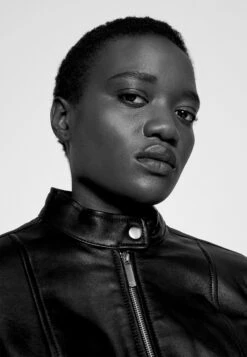 MICHAEL Michael Kors Ponti Combo - Leren Jas - Black 11 MICHAEL Michael Kors Ponti Combo - Leren Jas - Black -MICHAEL Michael Kors a9266cdc489f414f9182f07275271d78