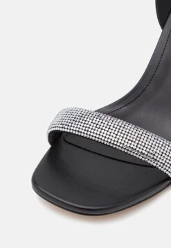 MICHAEL Michael Kors Carrie- Sandalen - Black 15 MICHAEL Michael Kors Carrie- Sandalen - Black -MICHAEL Michael Kors aabe58414f724db0ab32a76657e250f8