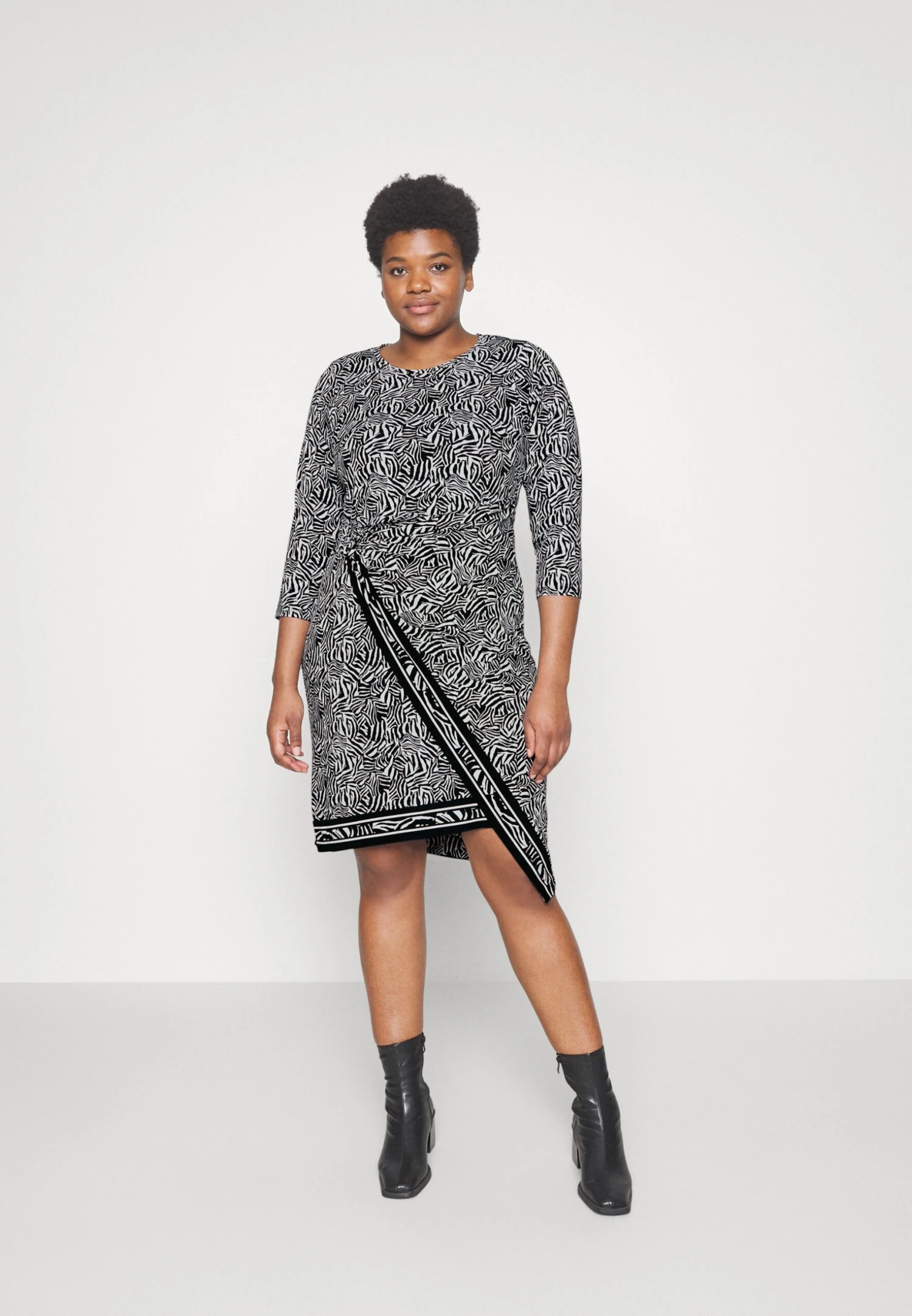 MICHAEL Michael Kors Border Midi - Jerseyjurk - Black/White 3 MICHAEL Michael Kors Border Midi - Jerseyjurk - Black/White