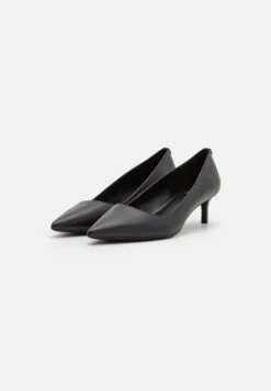 MICHAEL Michael Kors Alina Flex Kitten- Klassieke Pumps - Black -MICHAEL Michael Kors ad613e559f904a1c95a450b5154b4f2f