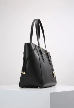 MICHAEL Michael Kors Voyager Tote - Handtas - Black 11 MICHAEL Michael Kors Voyager Tote - Handtas - Black -MICHAEL Michael Kors aee8fe3b0089468dab72962a07333545