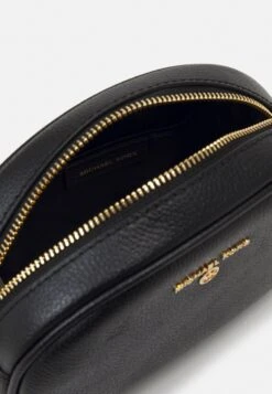 MICHAEL Michael Kors Jet Set Charm Oval Xbody - Schoudertas - Black 11 MICHAEL Michael Kors Jet Set Charm Oval Xbody - Schoudertas - Black -MICHAEL Michael Kors b28497e763f14cfb8a85d1cb5b9bbcc6